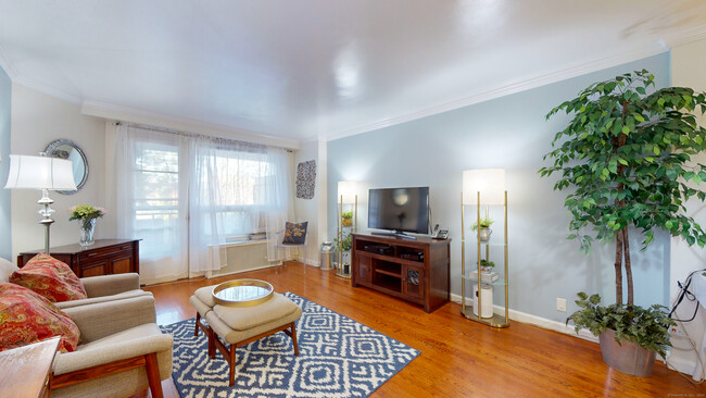 Building Photo - 71 Strawberry Hill Ave