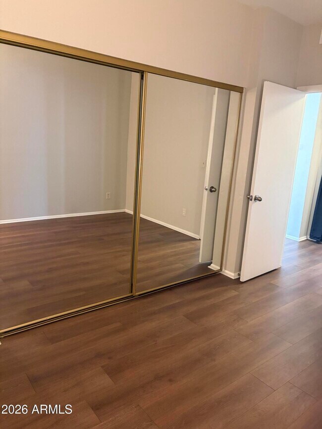 Building Photo - 930 N Mesa Dr