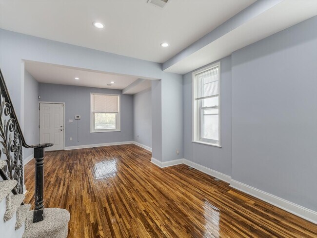 Building Photo - 19 Osborn St