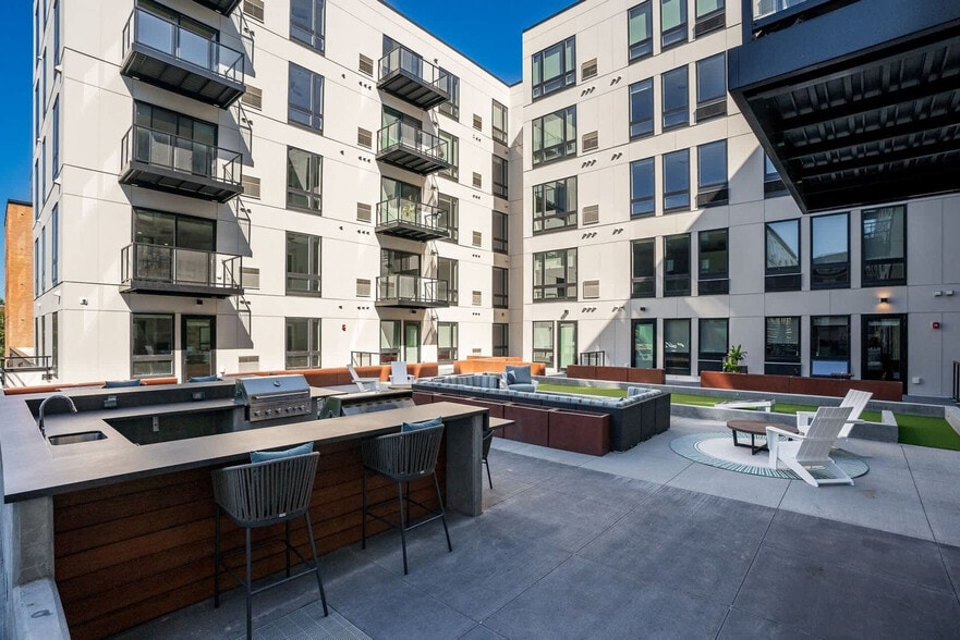 Building Photo - 1410 Nicollet Ave