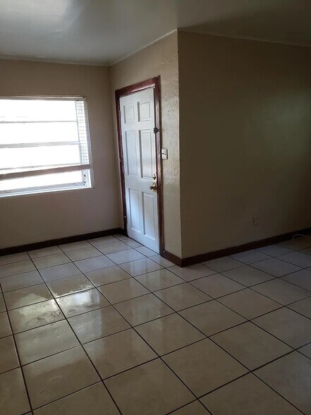 Building Photo - 723 Efferson St