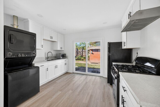 Building Photo - 767 Ball Ave