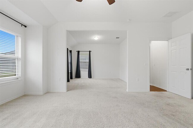 Building Photo - 13401 Henneman Dr