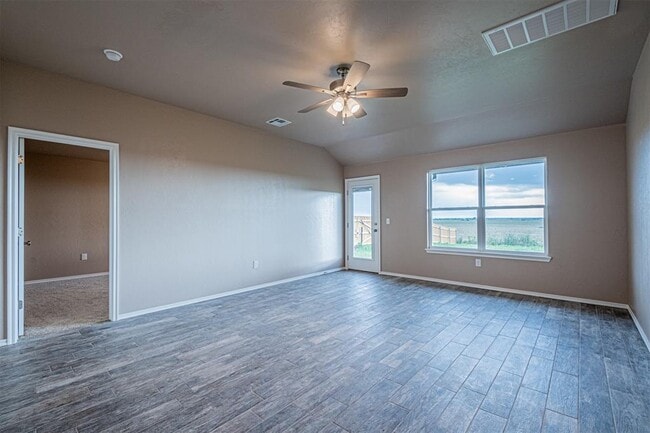 Building Photo - 1624 Highland Loop