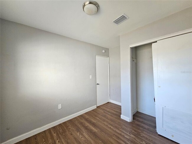 Building Photo - 3219 Decatur Ave