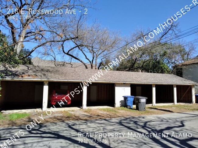 Building Photo - 218 E Rosewood Ave