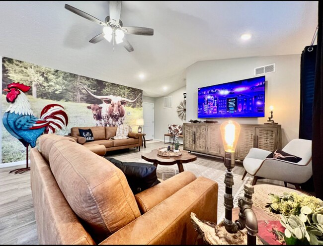 Building Photo - NEW Farmhouse Retreat Rustic decor and Cozy vibes!