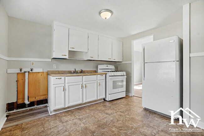 Building Photo - Cute Two Bedroom