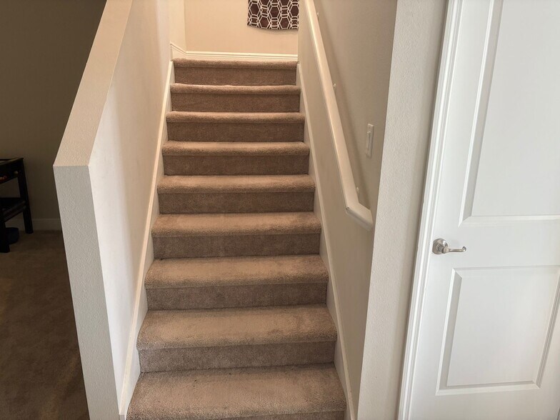 Stairway To Upstairs - 10976 SW Tessili Way