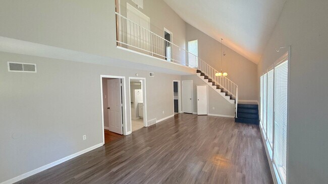 Building Photo - 3136 Sycamore View Rd