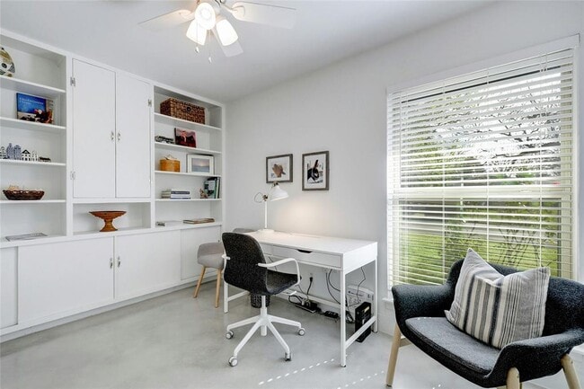 Building Photo - 4620 Englewood Dr