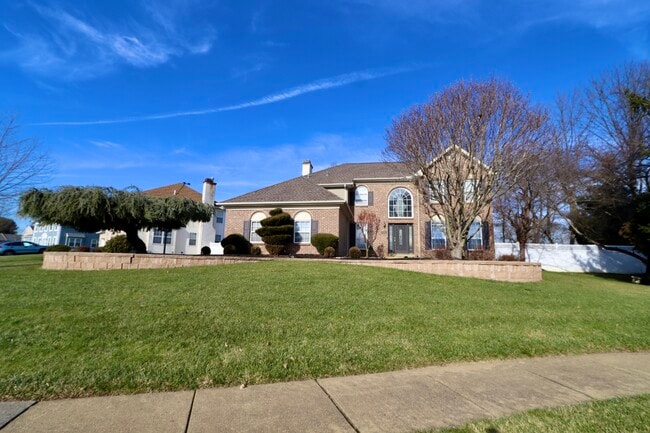 Building Photo - 2969 Columbia Dr