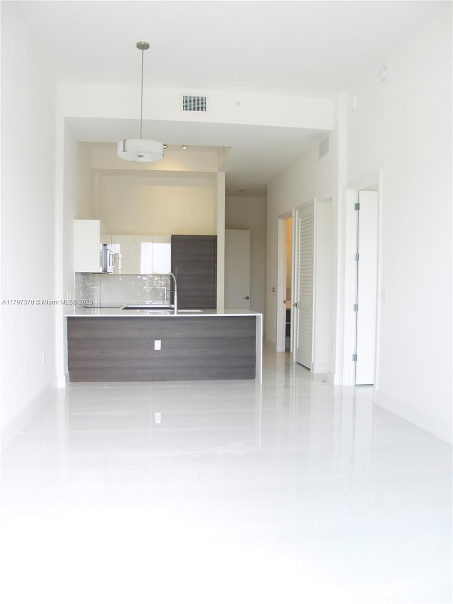 Building Photo - 301 Altara Ave