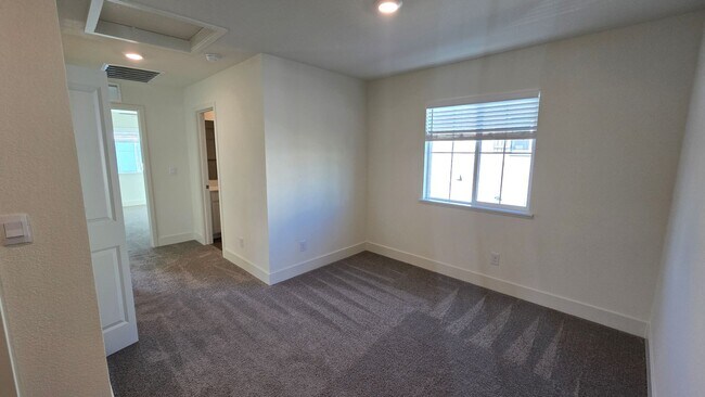 Building Photo - Modern 3-Bedroom Townhome – Built 2024 | Move-In Ready