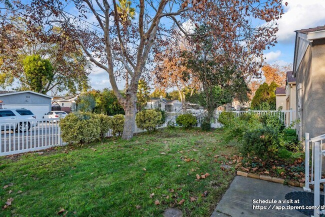 Building Photo - 3848 James Ave