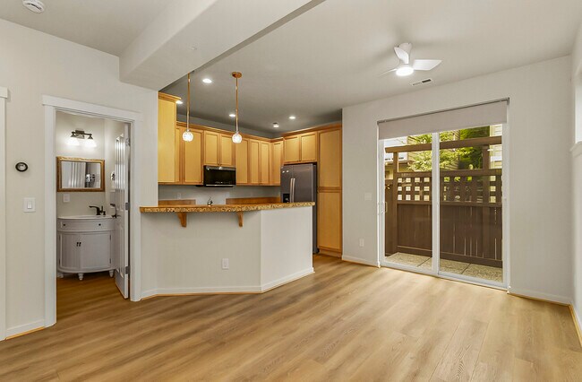 Building Photo - 14810 9th Dr SE