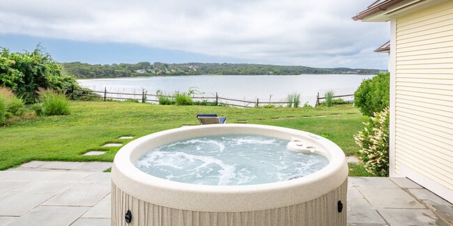 Building Photo - 131 S Edgemere St