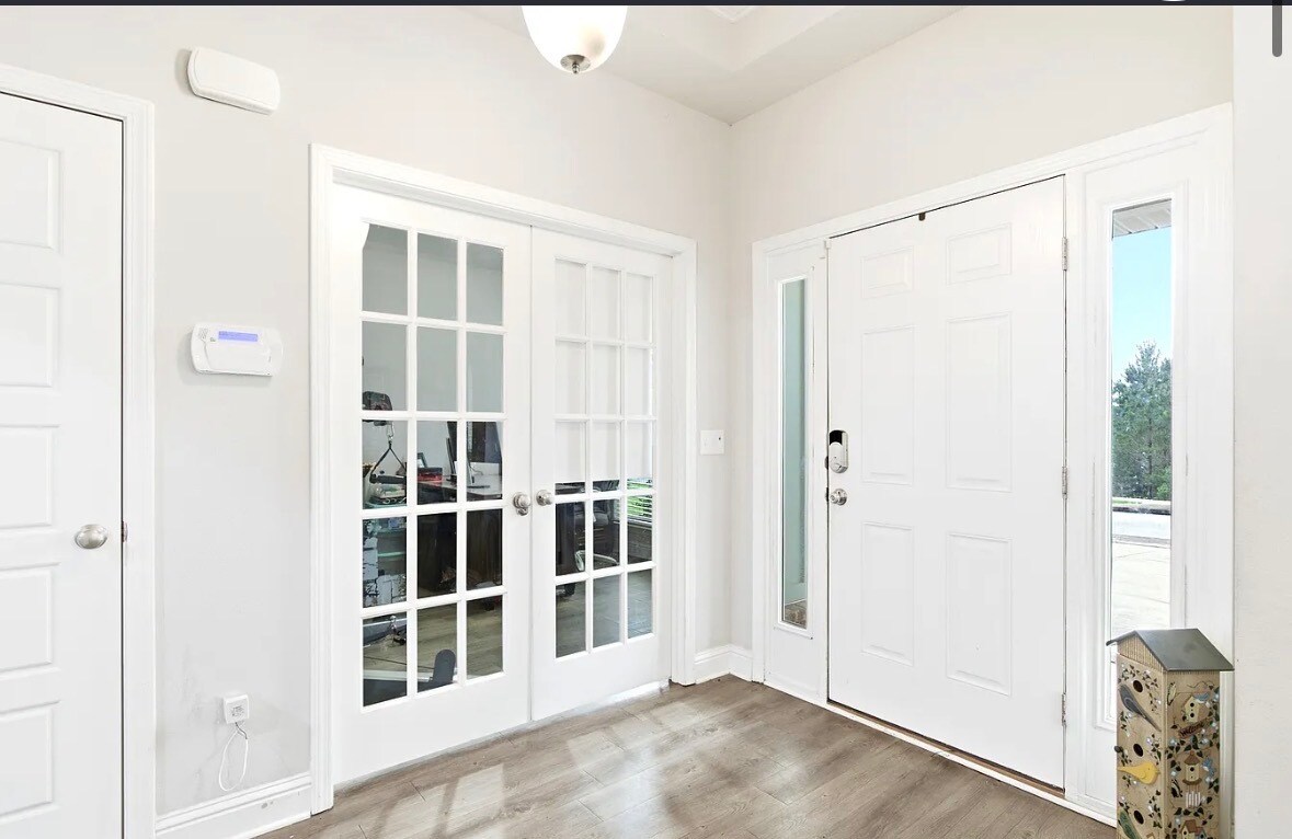 Building Photo - 12561 Waxwing Ave