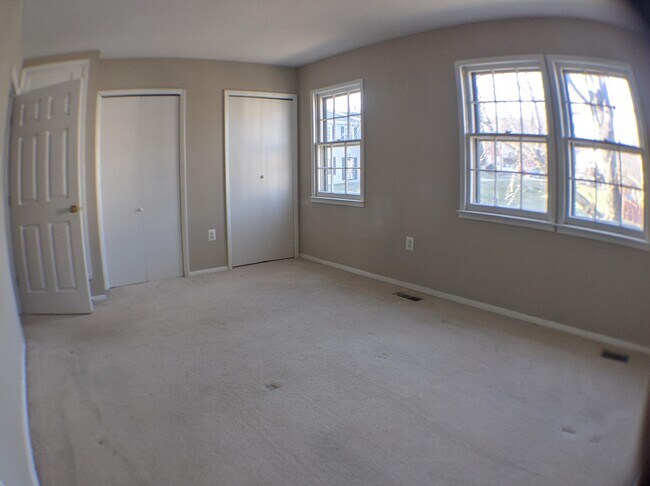 Building Photo - 16569 Royal Ct