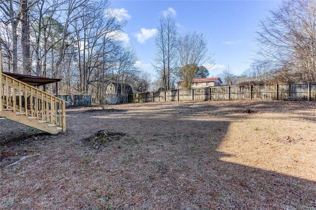 Building Photo - 4049 Leicester Dr NE