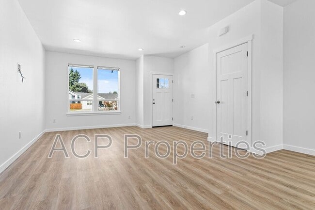 Building Photo - 1318 Bradley Ct