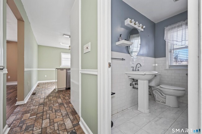 Building Photo - 33 Harland Ave