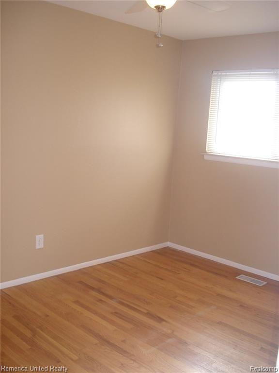 Building Photo - 37944 Lyndon St