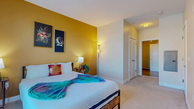 Building Photo - 545 Bedford St