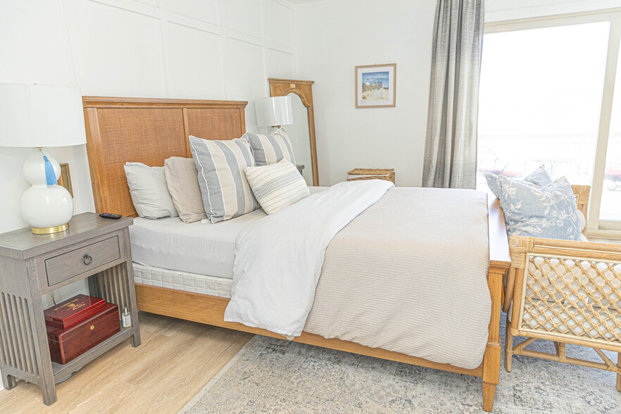 Building Photo - 212 Ambler St