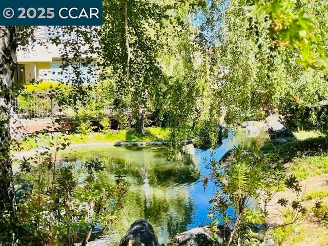 Building Photo - 3046 Lakemont Dr