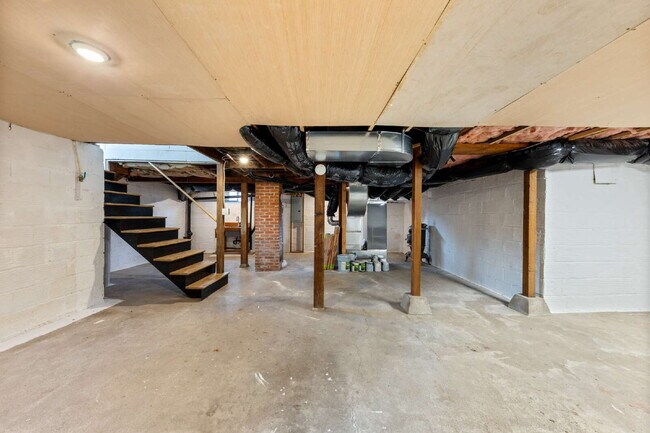 Building Photo - 3 Bedroom, 2.5 Bathroom CUSTOM HOME