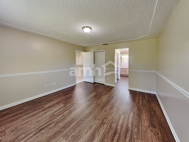 Building Photo - 3370 Westfield Dr