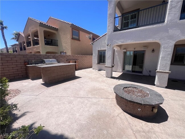 Building Photo - 1056 Calvia St