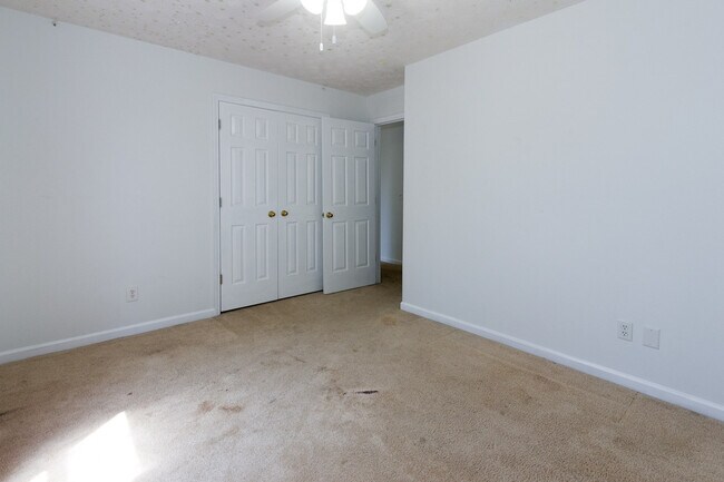 Building Photo - 5485 Forest Falls Dr