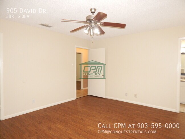 Building Photo - 905 David Dr