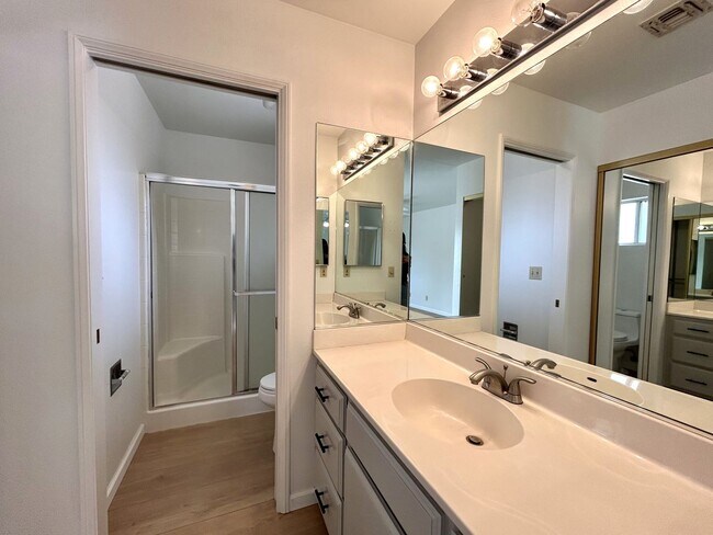 Building Photo - AVAILABLE NOW!! 3 Bedroom 2 Bathroom Home in Yucca Valley!! MOVE IN SPECIAL HALF OFF ONE MONTH'S ...