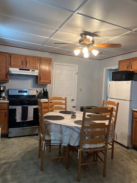 KITCHEN - 457 Union St