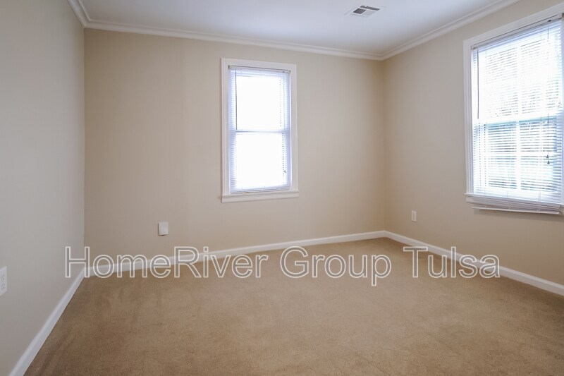 Building Photo - 1308 S 75th E Ave