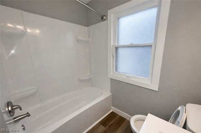 Building Photo - 7014 Thornton Dr