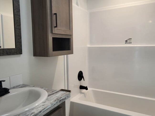 Building Photo - 140 Flamingo Dr