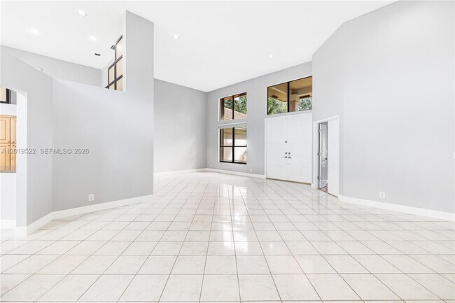 Building Photo - 1256 Manor Dr S