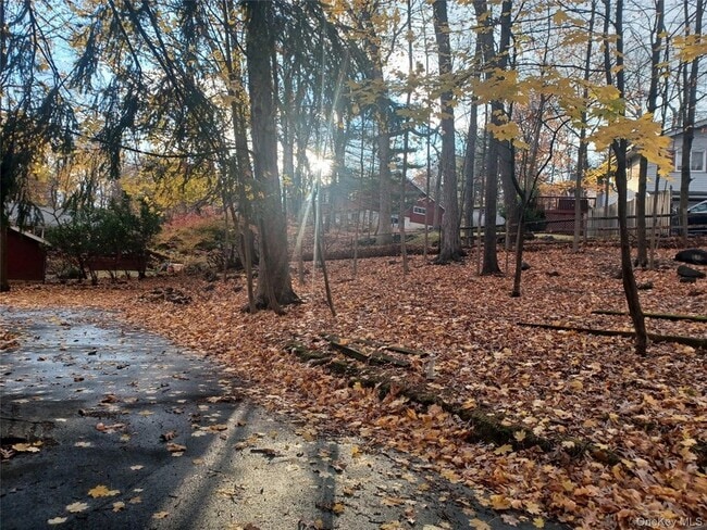 Building Photo - 201 Old Mountain Rd N