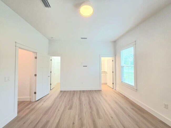 Building Photo - 3299 Bernath Dr