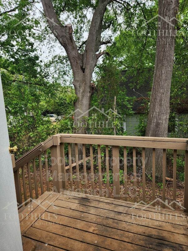 Building Photo - 100 P-9-121