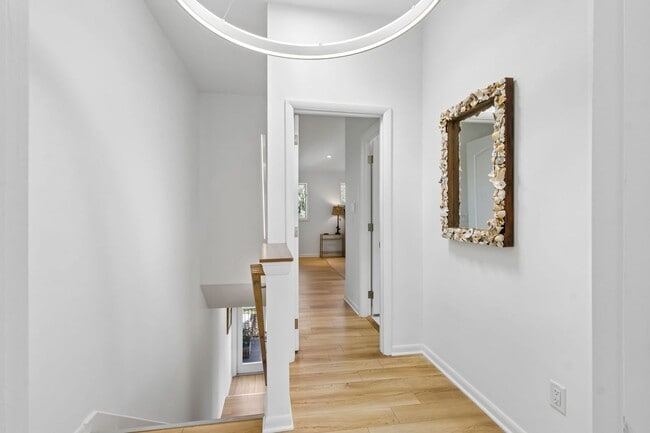 Building Photo - Steps to the Ocean! 3/3, 2198sq', Ocean View, Furnished