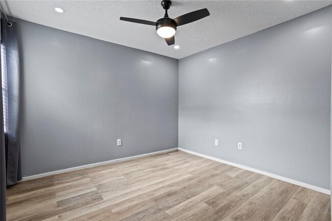 Building Photo - 6062 Willowpointe Cir