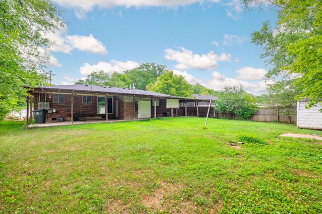 Building Photo - 1208 Gadd Rd