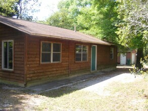 Building Photo - 3-Bedroom/ 1 Bath - $1850 mo.