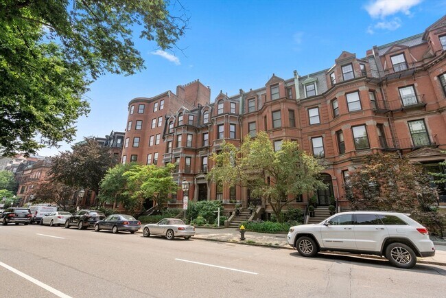 Building Photo - 298 Commonwealth Ave