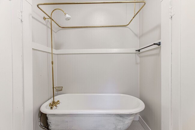 Building Photo - 3 bedroom home for RENT in Modesto - Close...